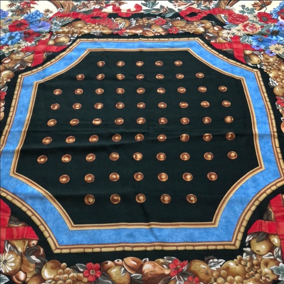 🔥 Gucci Scarf 🔥 - Picture 3 of 6